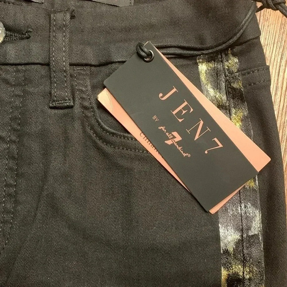 7 For All Mankind Size 2 NWT - Picture 6 of 13